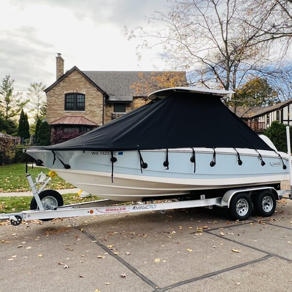Boston Whaler 220 Dauntless using SeaSucker Suction Cups
