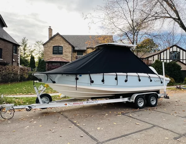 Boston Whaler 220 Dauntless using SeaSucker Suction Cups